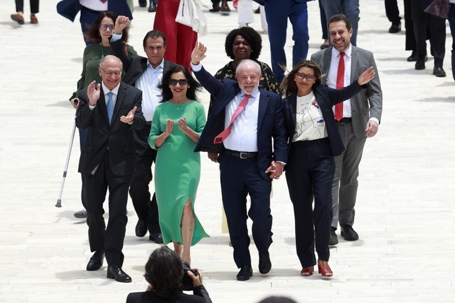 Avan�o de Fl�vio dita mudan�a de rumo na pr�-campanha de Lula