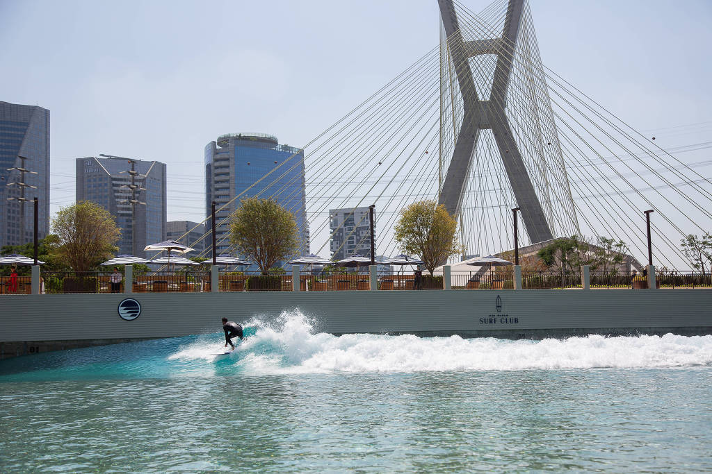 Marginal Pinheiros ganha dois clubes com piscinas de surfe e mensalidade de at R$ 3.300