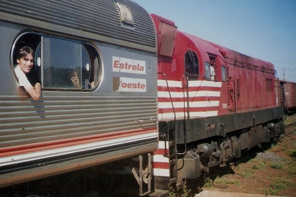 �ltimo trem de passageiros no interior de SP completa 25 anos