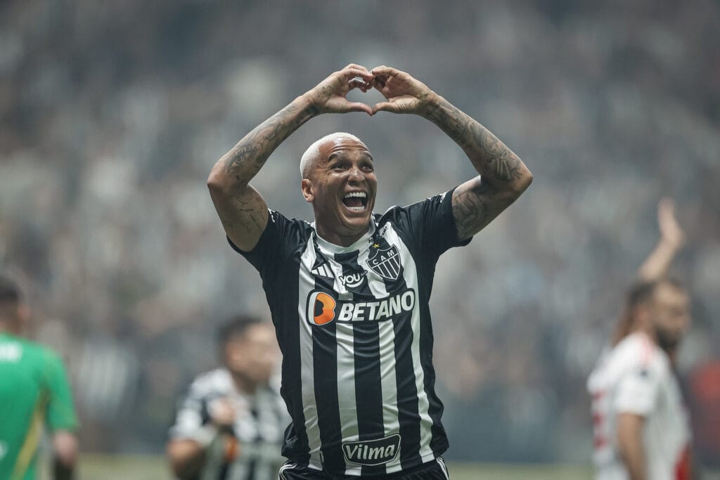 Galo 3 x 0 Gallinas; hoje  a vez do Botafogo encarar o Pearol