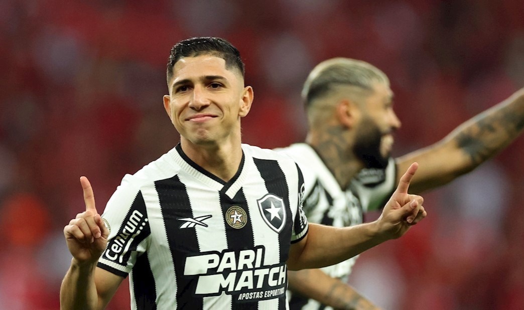 Botafogo e Palmeiras vencem, e deciso do ttulo fica para a ltima rodada do Brasileiro