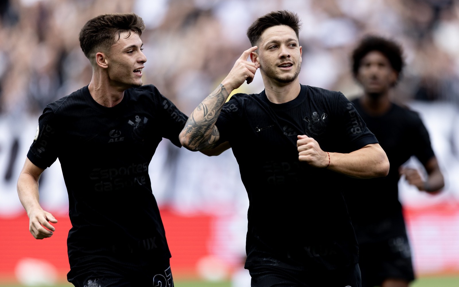 Corinthians derrota Vasco e se aproxima de grupo da Libertadores