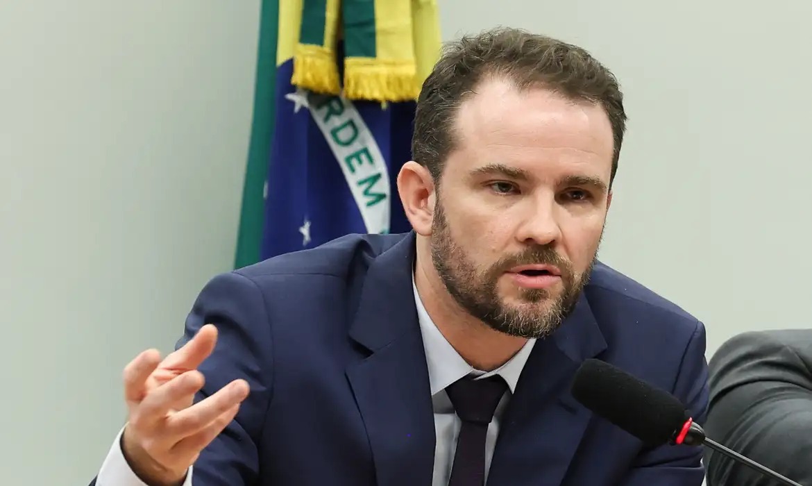 Durigan diz que aumento da d�vida decorre dos juros, n�o dos gastos