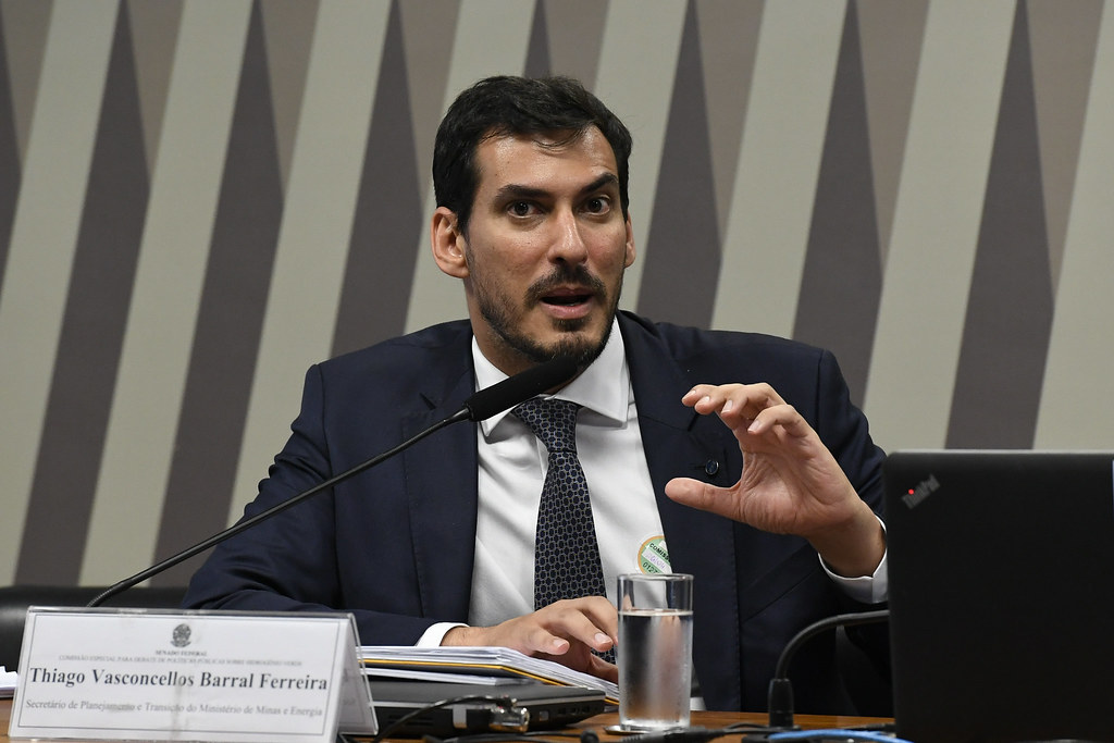 ARMAZENE cumprimenta Thiago Barral, que representar o setor de energia do Governo Federal na COP 30