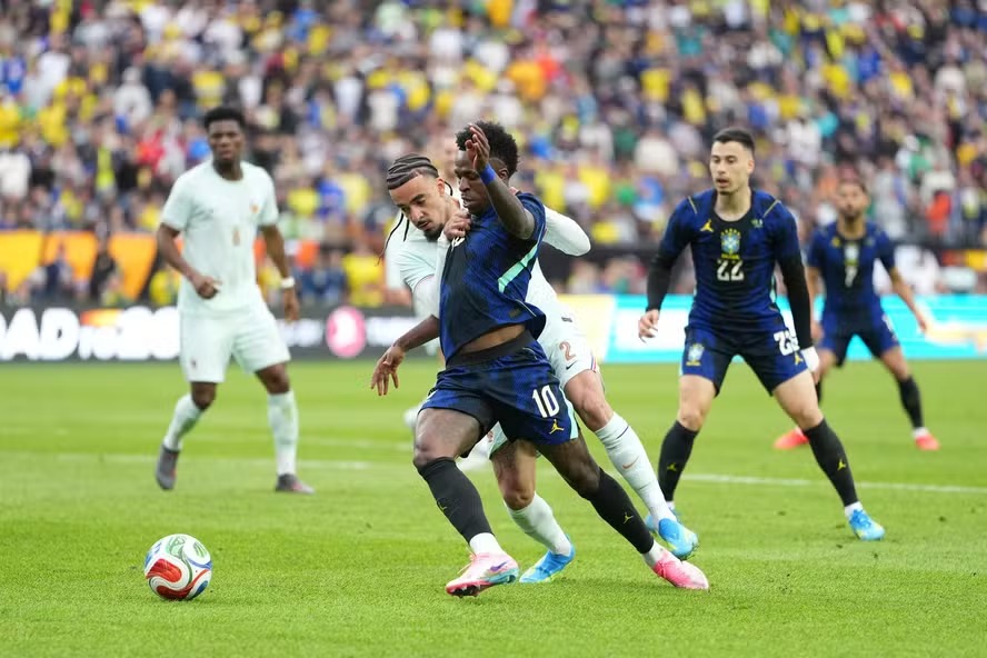 Brasil x Fran�a: desfalques amenizam atua��o, mas derrota escancara diferen�a da sele��o para rivais do alto escal�o; an�lise