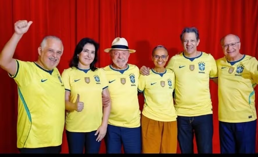 Em reuni�o com Lula, Haddad define Fran�a como vice; Tebet e Marina v�o disputar o Senado em SP
