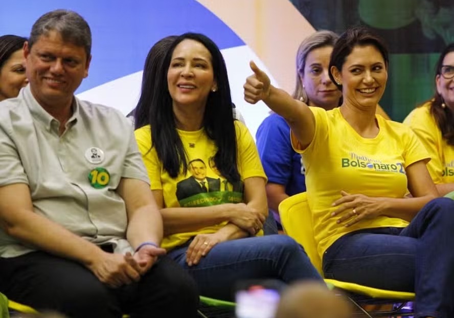 Anlise: quanto mais Lula perde popularidade, mais Bolsonaro acha que pode limar Tarcsio e vencer a eleio com Michelle ou Eduardo