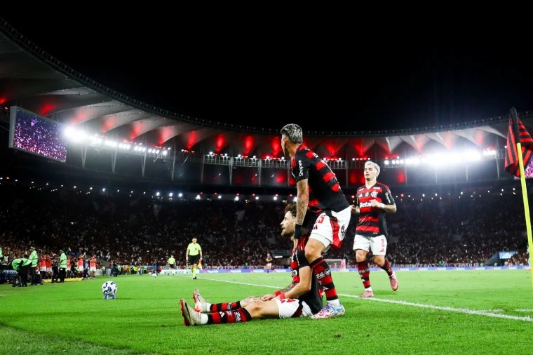 Com vitria do Flamengo e derrota do Palmeiras, briga pelo ttulo do Brasileiro volta a embolar