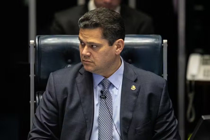 Alcolumbre tenta acordo para votar legalizao de bingos e cassinos nas prximas semanas