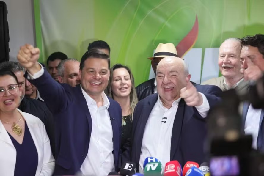 Greca desiste de candidatura pr�pria ao governo do PR e aceita ser vice de sucessor escolhido por Ratinho Jr
