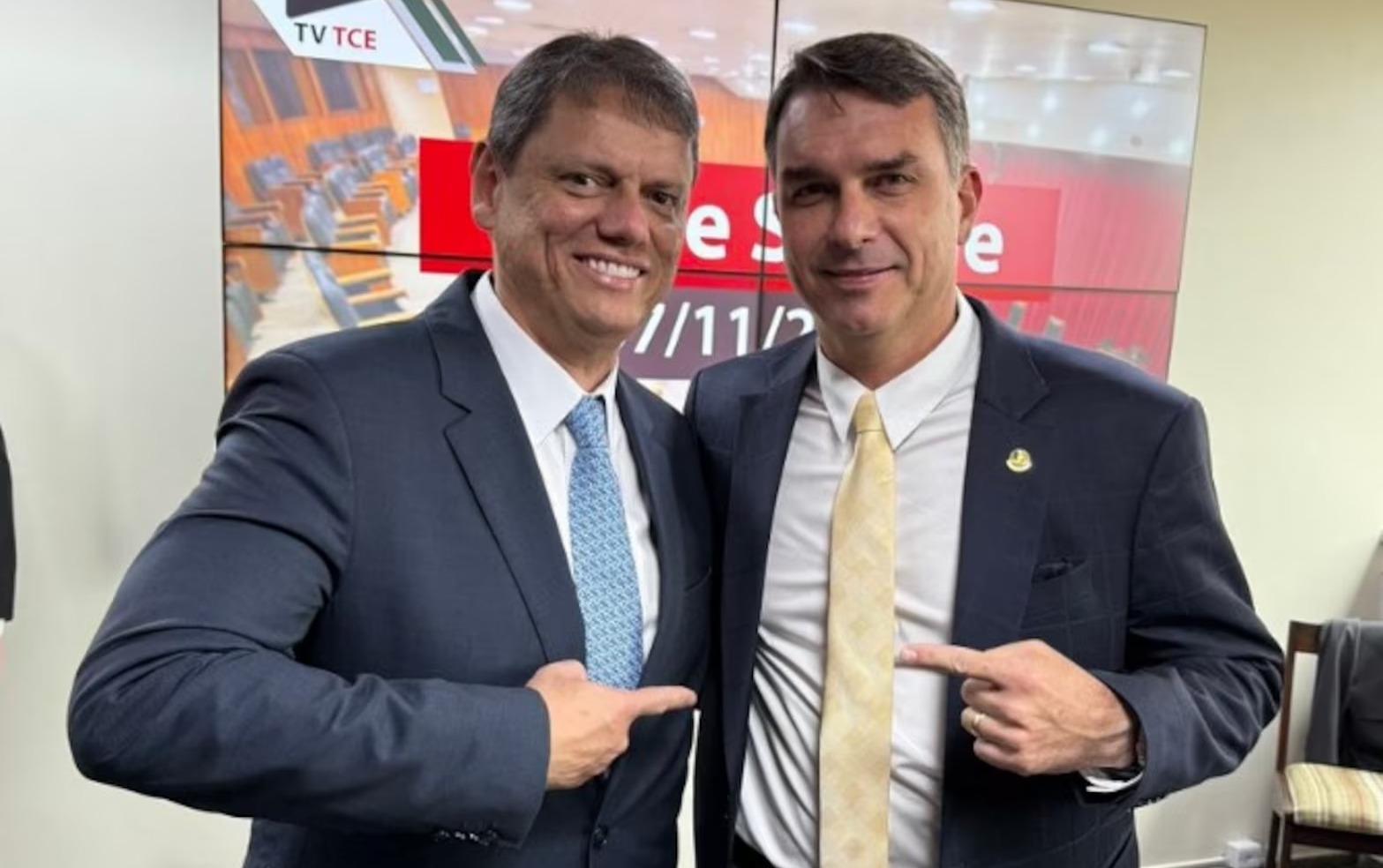 Flvio anuncia que Bolsonaro o escolheu como candidato a presidente da Repblica em 2026