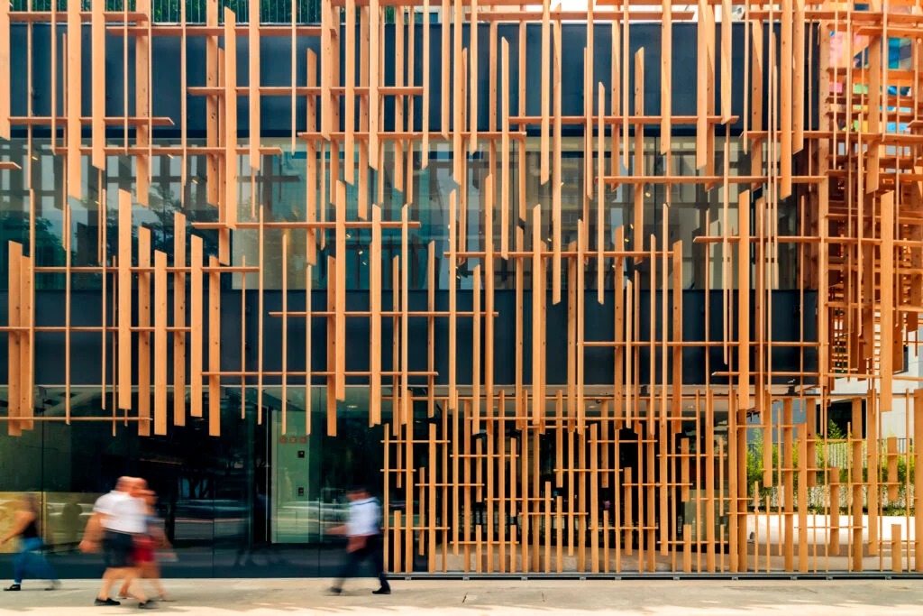 Imbu�dos das for�as das florestas do Jap�o - Mestres da carpintaria: habilidade e esp�rito