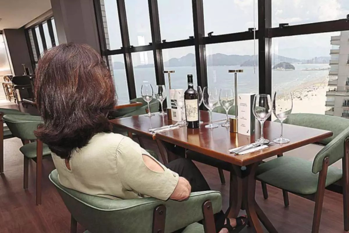 Novo rooftop gastron�mico aposta em cozinha �talo-francesa e vista da orla em Santos