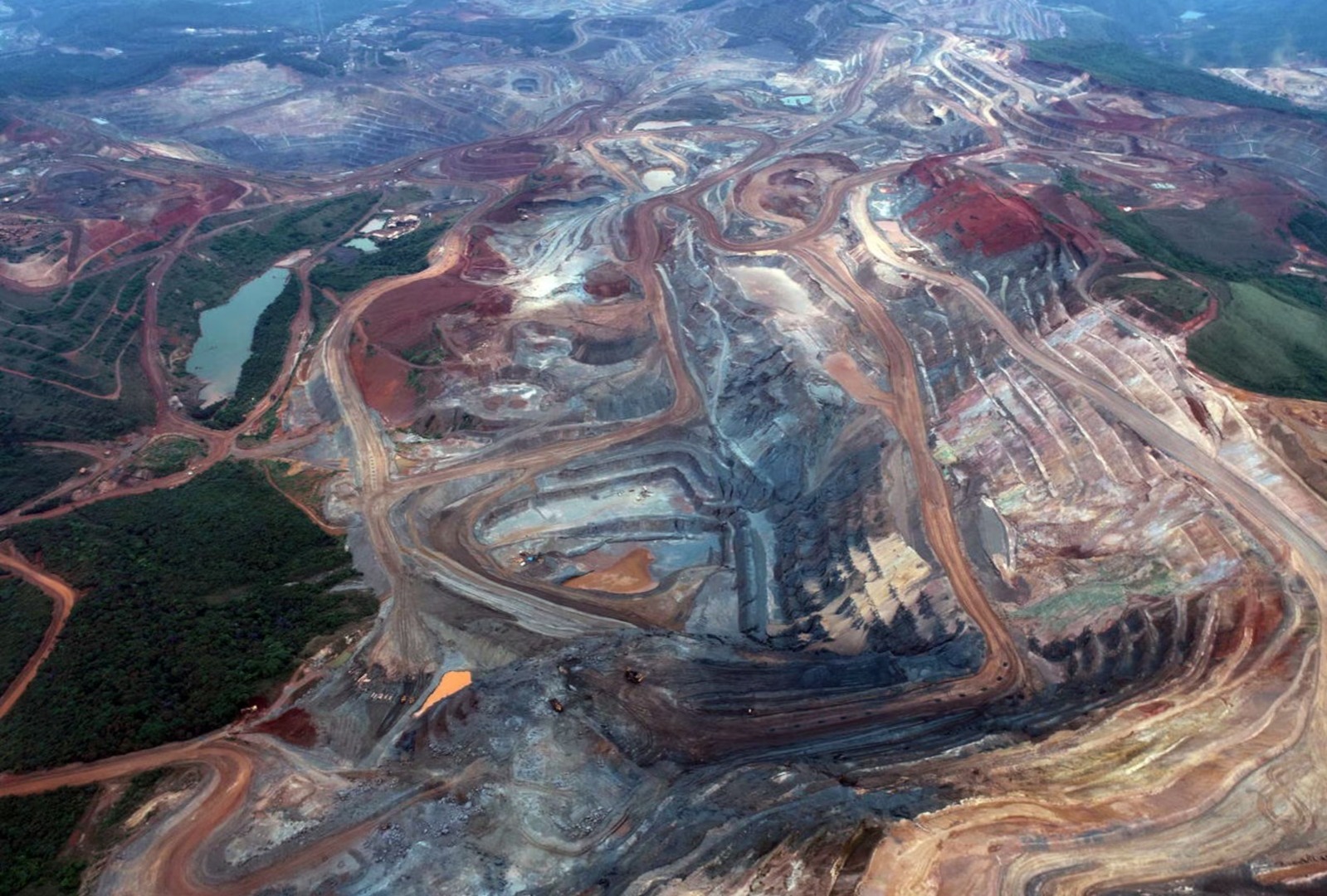 CSN negocia venda da MRS logstica com empresa de minerao do grupo para reforar o caixa