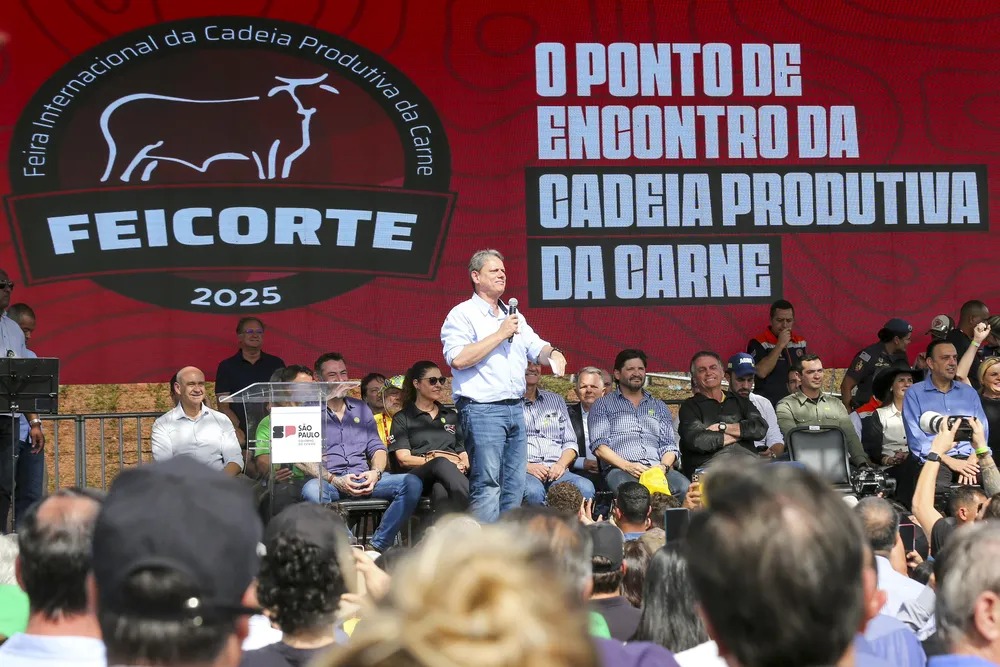 Bolsonaro faz acenos a Kassab e elogia Tarcsio, a quem diz que dar 'aula particular' de poltica