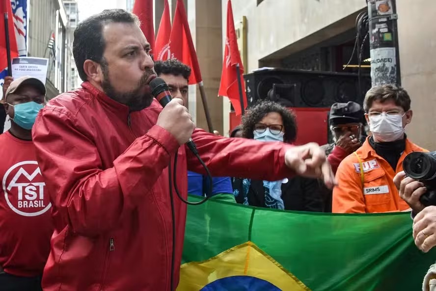 'Jogo Poltico': de Boulos a Tarcsio, como a esquerda vai parar a mentira de que seus candidatos cheiram cocana?