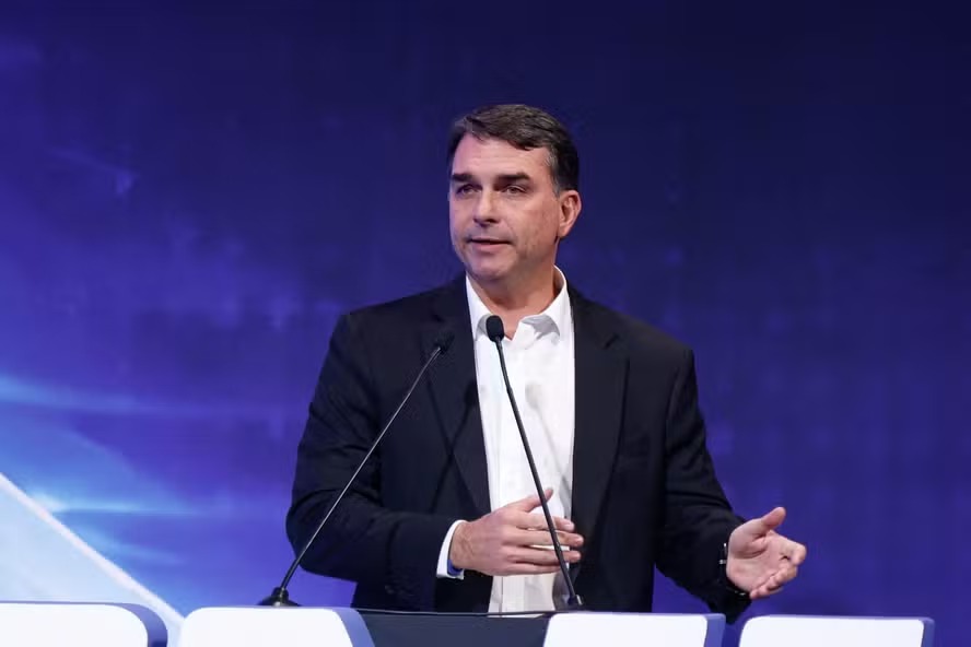 Pesquisa Quaest frustra clima de 'j� ganhou' da campanha de Fl�vio Bolsonaro
