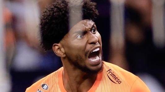 Hugo brilha nos p�naltis, Corinthians bate Cruzeiro de C�ssio e vai � final