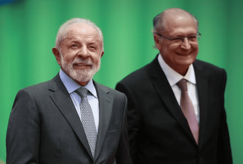 Lula tenta 'cartada final' para atrair partidos de centro ao colocar em d�vida Alckmin como vice, dizem aliados