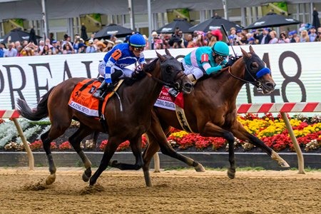 National Treasure derrota Blazing Sevens e o derby-winner Mage no Preakness Stakes