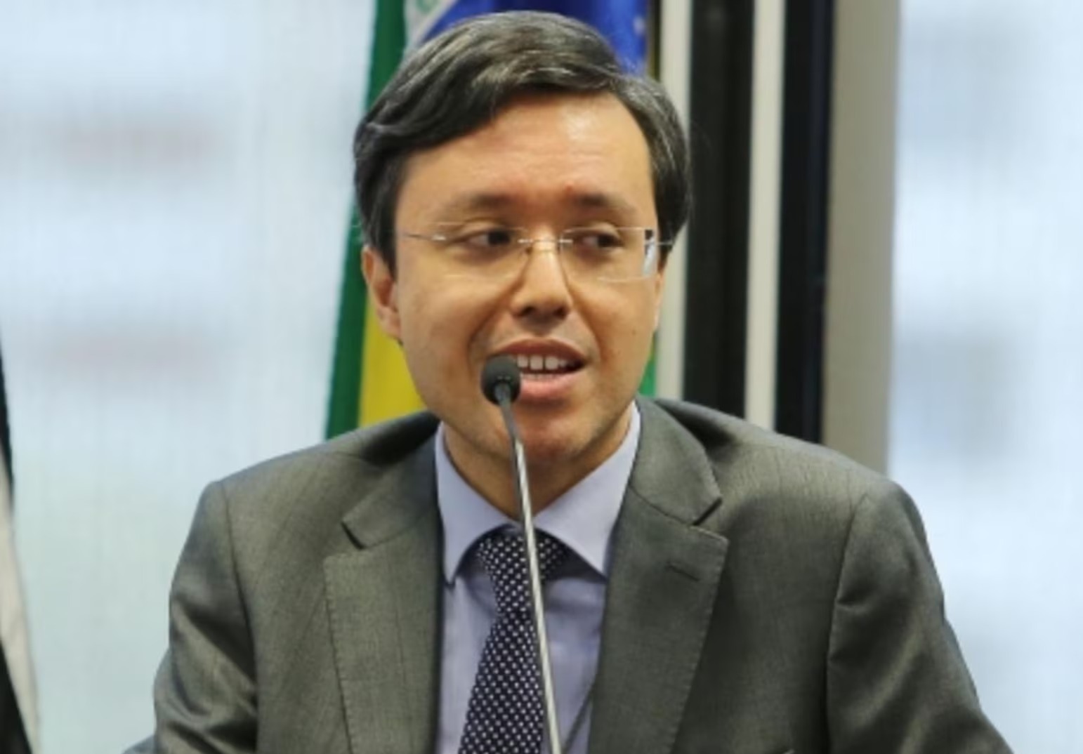 Fiscal do esquema de R$ 1 bi em propinas diz que n�o � 'dedo-duro' e 'sobrevive dopado' na pris�o