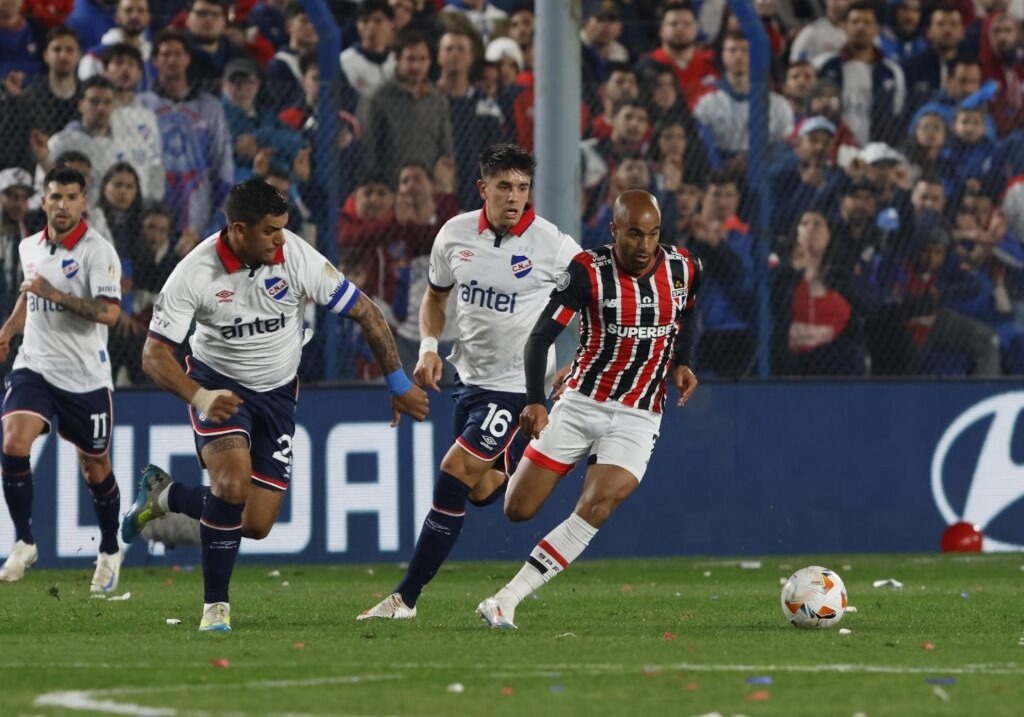 So Paulo empata com Nacional de Montevideu e enfrenta Palmeiras no domingo