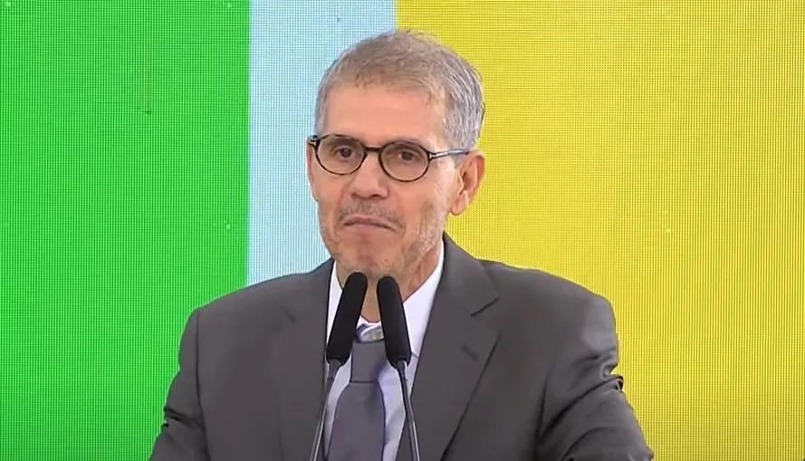 Sid�nio alerta Lula sobre 'Pix' em evento na Bahia