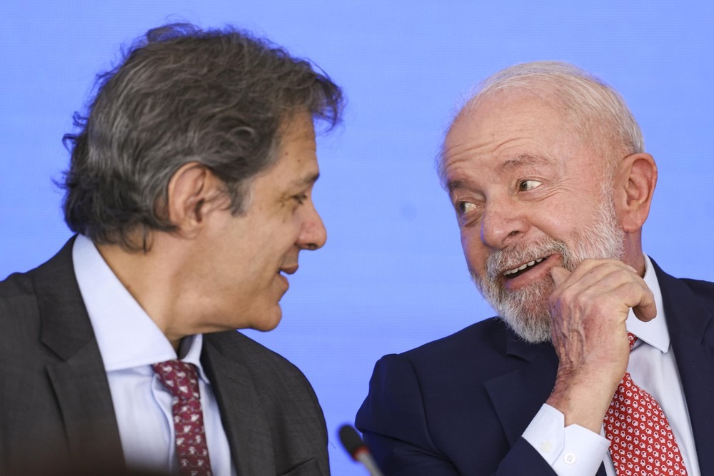 Depois de hesitar, Haddad deve acompanhar Lula em visita � �ndia