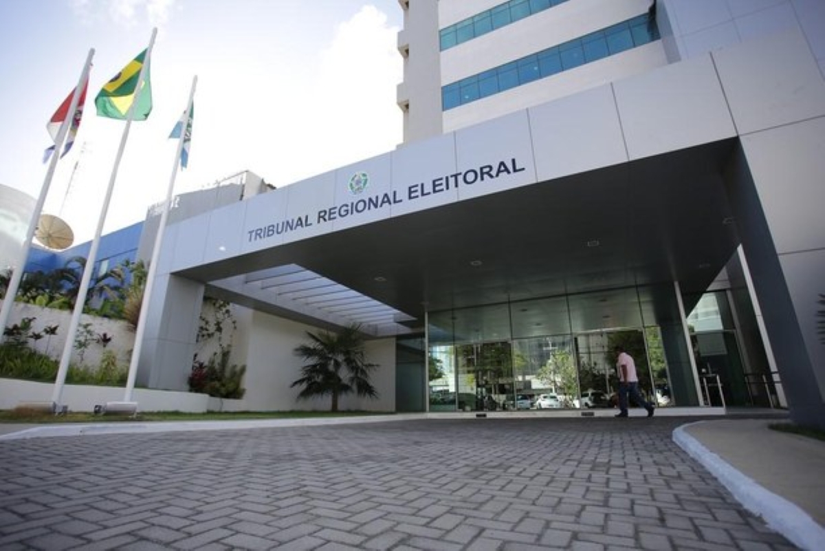 Desembargador revisa decis�o e libera pesquisa Real Time Big Data para governo e Senado em Alagoas; veja os n�meros